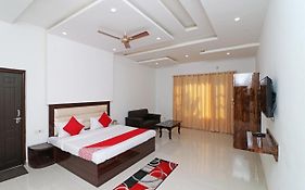 Oyo 29755 Hotel Jammu Airlines  3* India