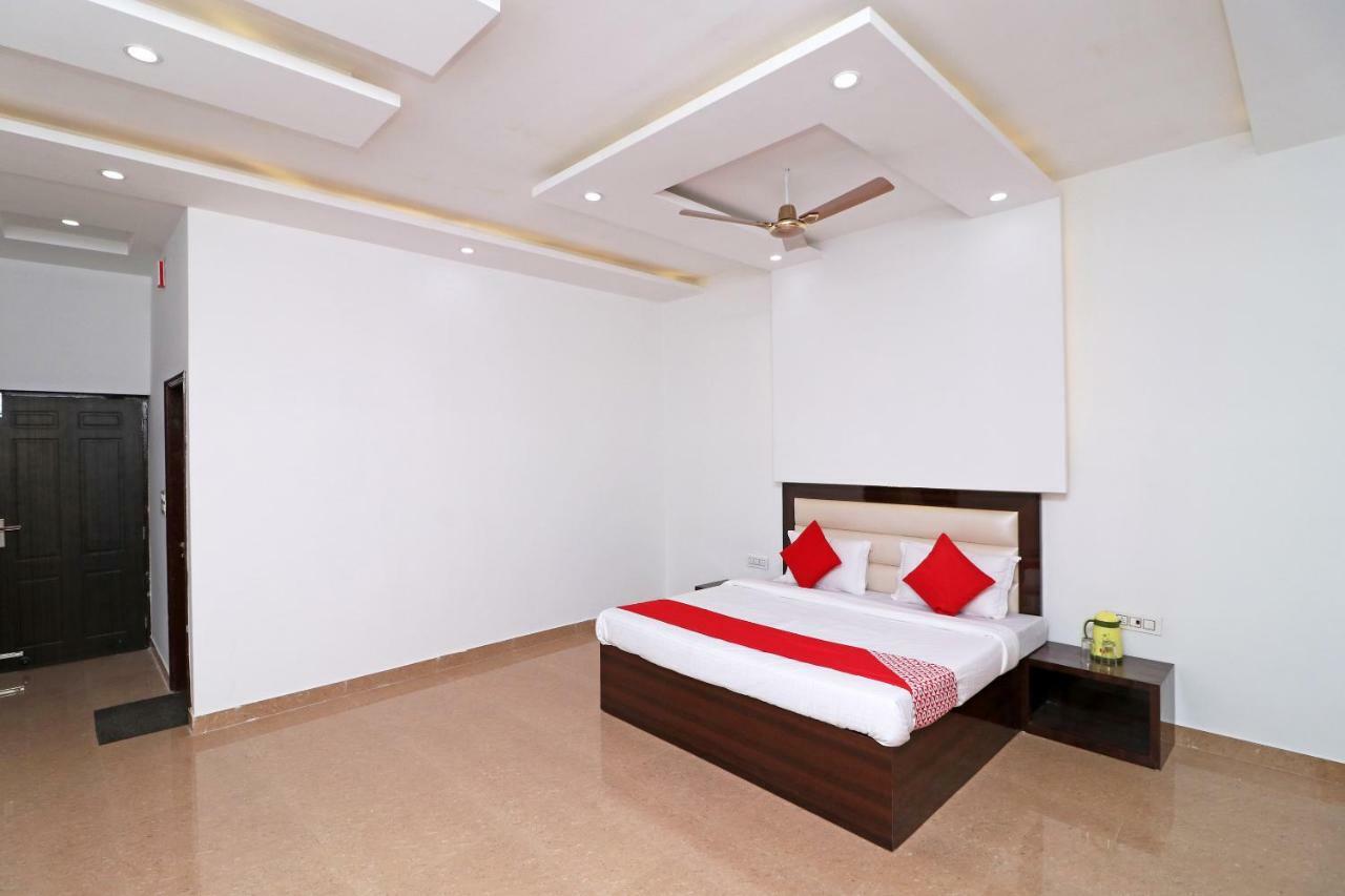 Oyo 29755 Hotel Jammu Airlines Exterior photo