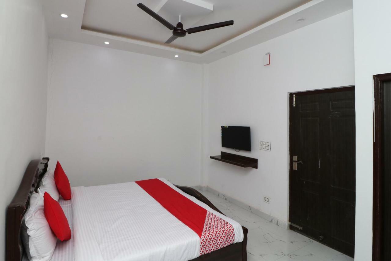 Oyo 29755 Hotel Jammu Airlines Exterior photo