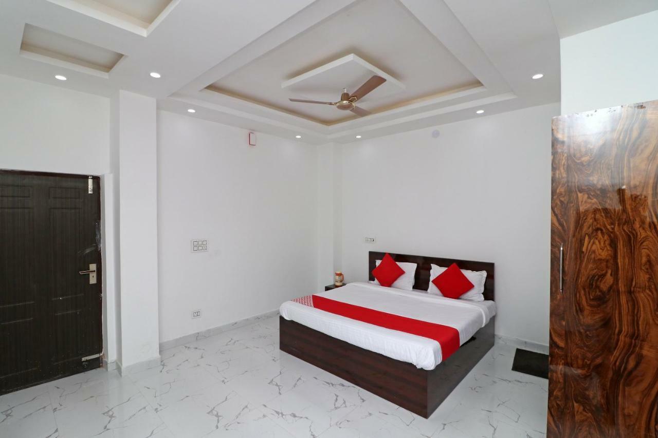 Oyo 29755 Hotel Jammu Airlines Exterior photo